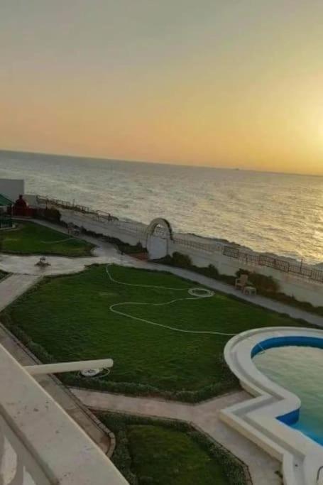 Panorama Apartment With A Charming Sea And Swimming Pool View Near Alexandria With Free Wifi شقة باطلالة ساحرة على البحر وحمام السباحة Exteriér fotografie